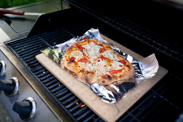 A Step by Step Guide to the Perfect Grilled Pizza