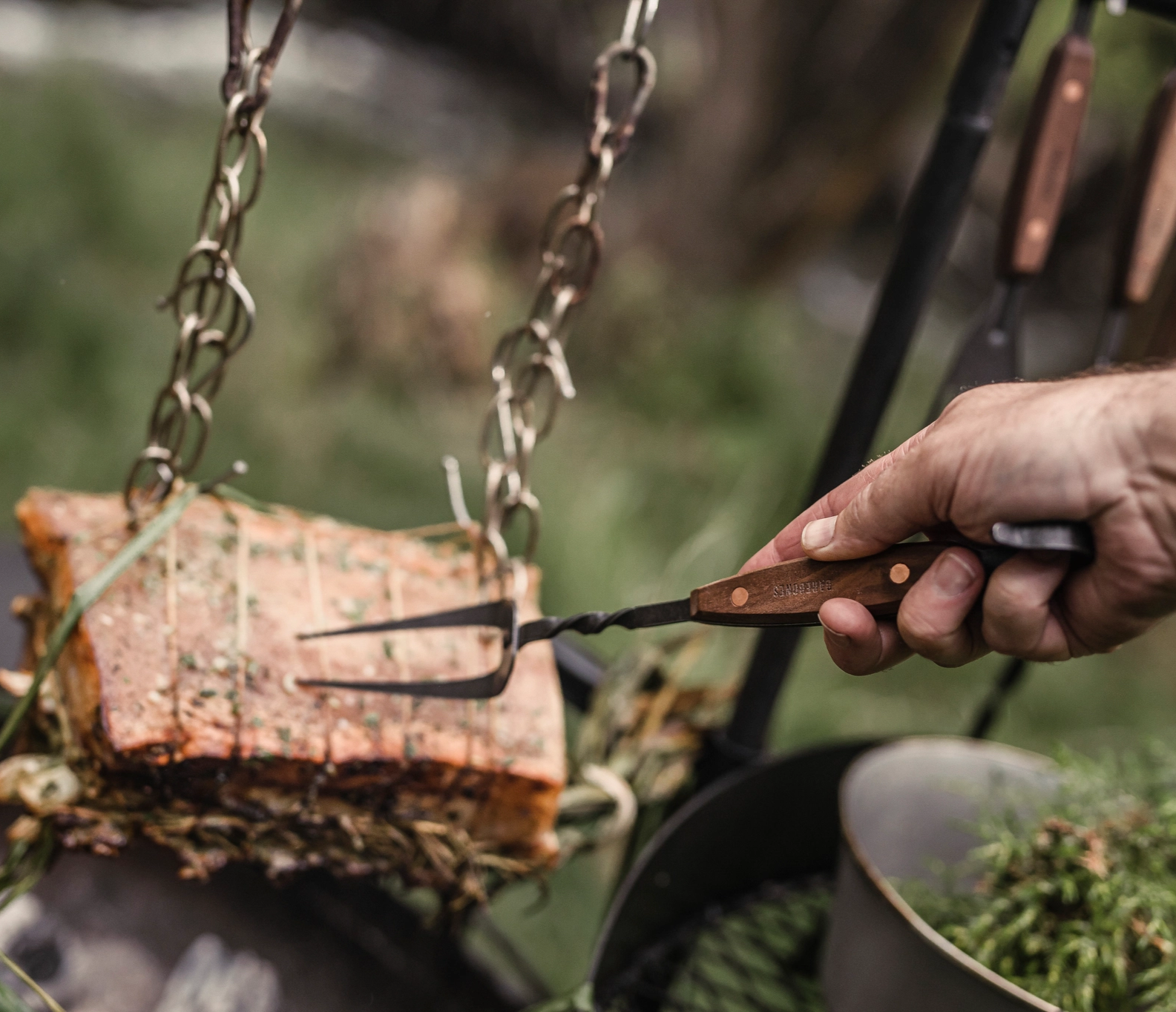 Blazing BBQ Bundle: Grilling Grids + Tongs + Carving Fork + Prep Tub + Grilling Mat + Free Sauce