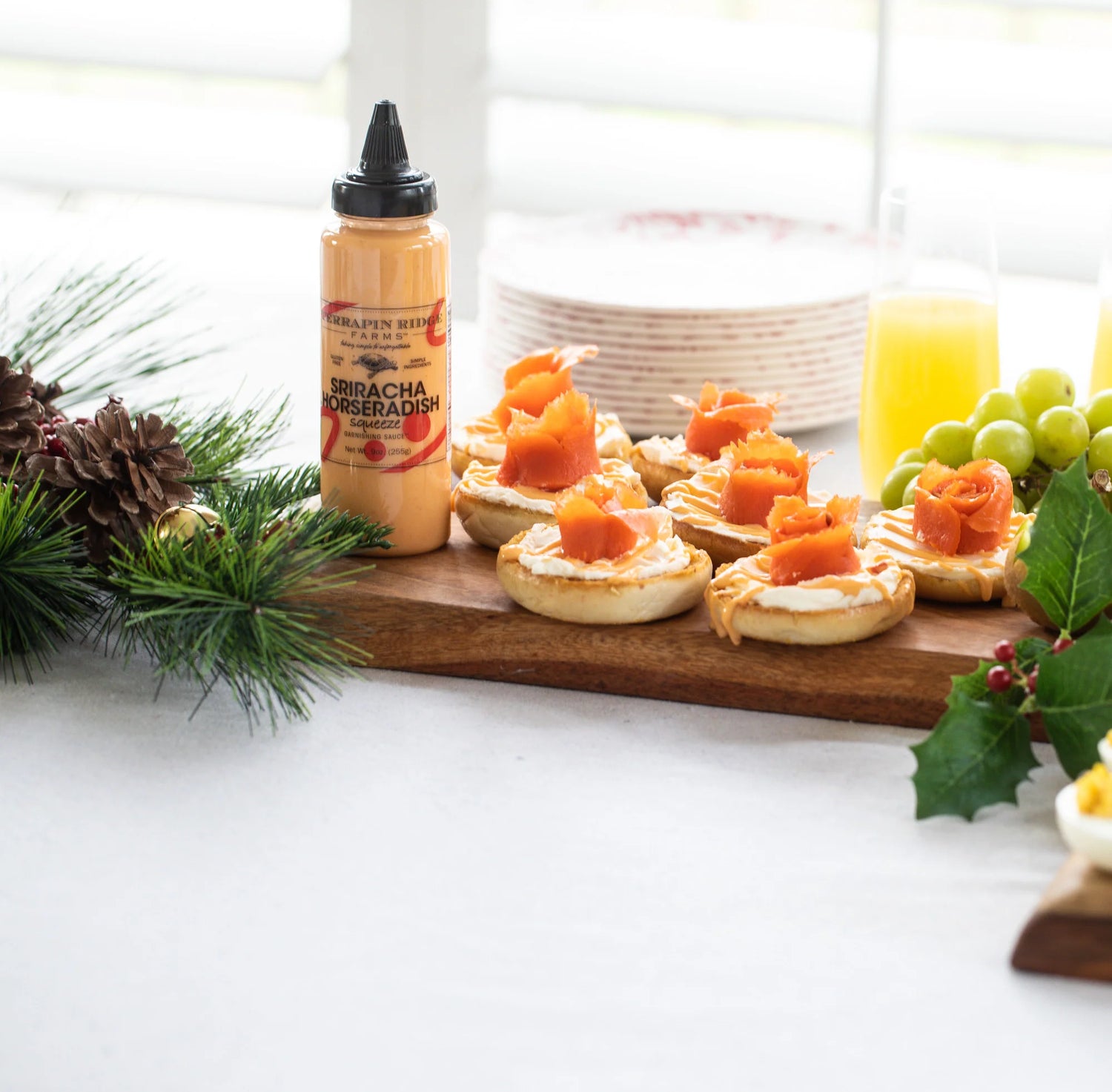 Sriracha Horseradish Garnishing Squeeze by Terrapin Ridge Farms (8.5 oz)
